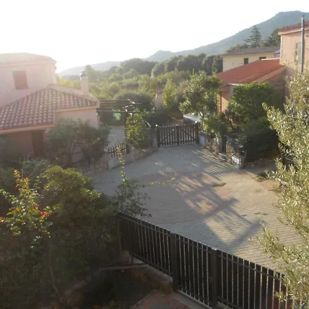 Domu Blu Casa Vacanze Holiday home *
